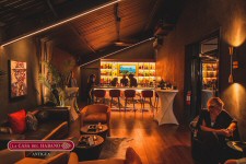Antigua Shopping & Bars: La Casa Del Habano Antigua